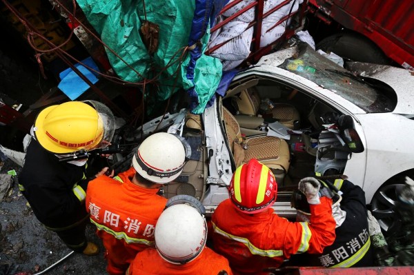 襄阳车祸最新动态,襄阳车祸最新动态及应对指南