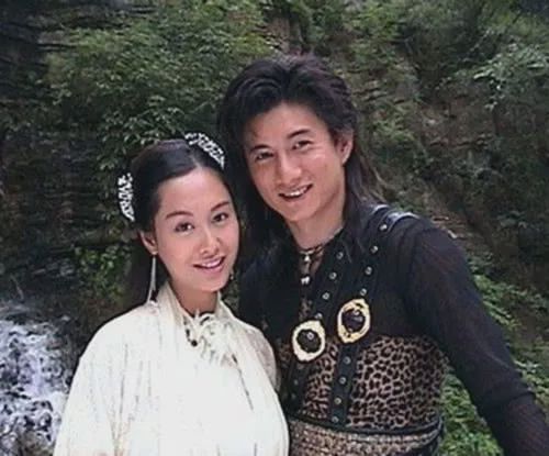 萧十一郎演员与科技新品重塑生活体验