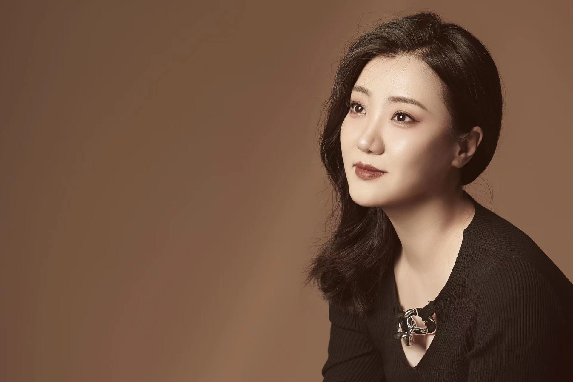 女演员王路的趣事与友情纽带日常记录