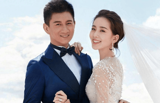 二婚明星的秘密生活，隐秘角落与小巷风情小店的故事