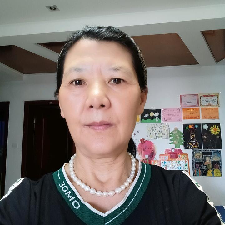 杨妈妈最新聚焦，时尚潮流、家庭教育与社会热点热议